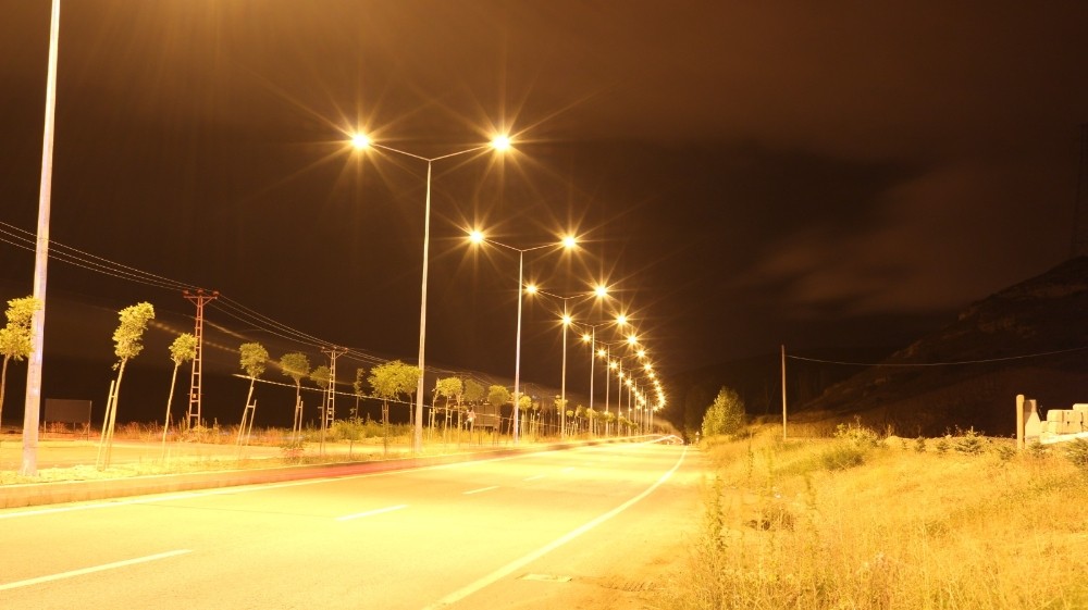 Aras EDAŞ, Bayburt Sanayi Bölgesi’ndeki 3 kilometrelik yol ışıklandırmasını tamamladı