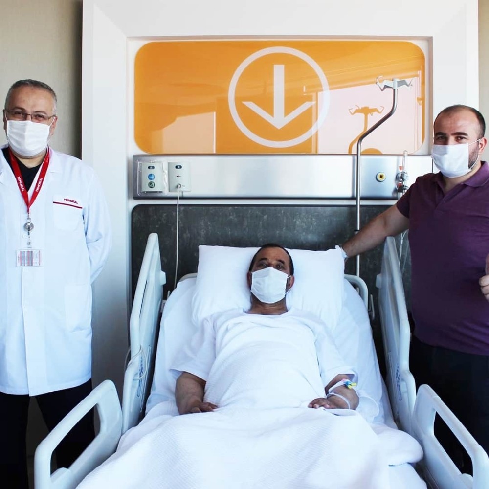 Pandemi sürecinde robotik cerrahi ile mesane kanserinden kurtuldu