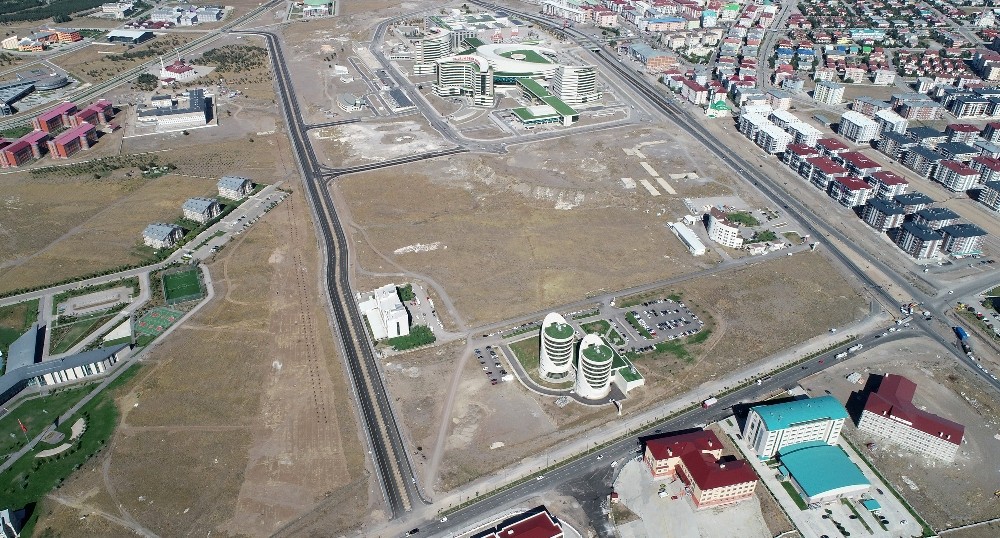 Erzurum Şehir Hastanesi bağlantı yolu göz dolduruyor