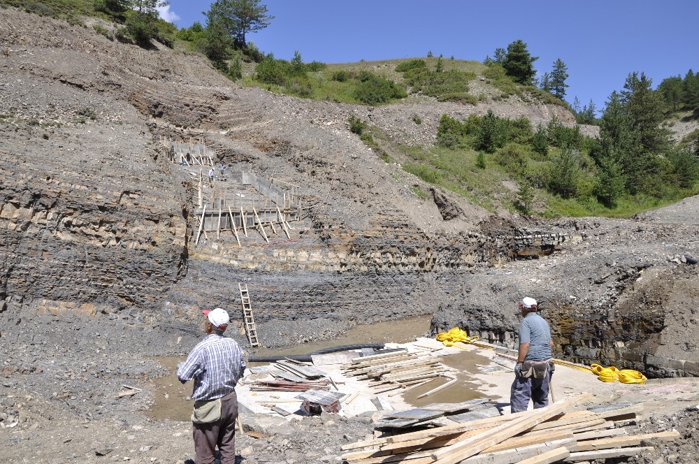 Oltu Esenyamaç Göleti inşaat çalışmaları devam ediyor