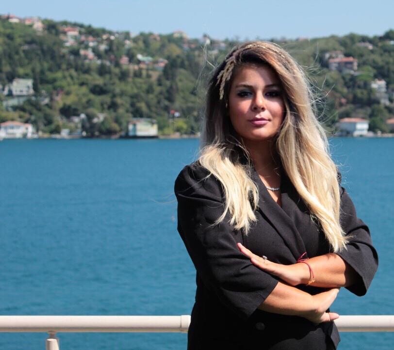 Oltulu Serap Çınar, ayın iş kadını seçildi