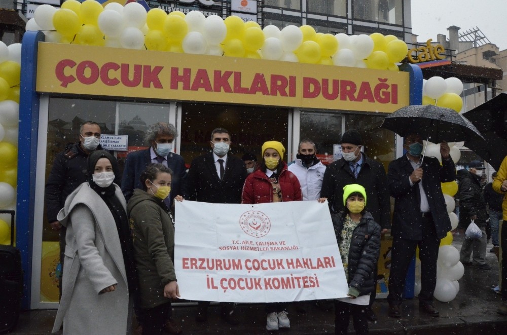 Erzurum’da ’Çocuk Hakları Durağı’ açıldı