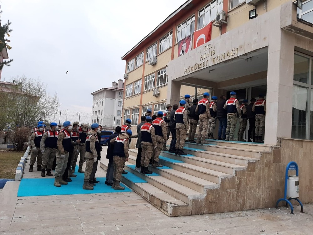 Erzurum’da silah ticareti ve uyuşturucu madde operasyonu: 10 tutuklama