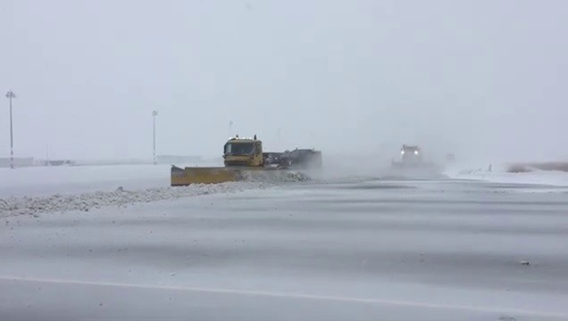 Erzurum Havalimanı’nda karla mücadele