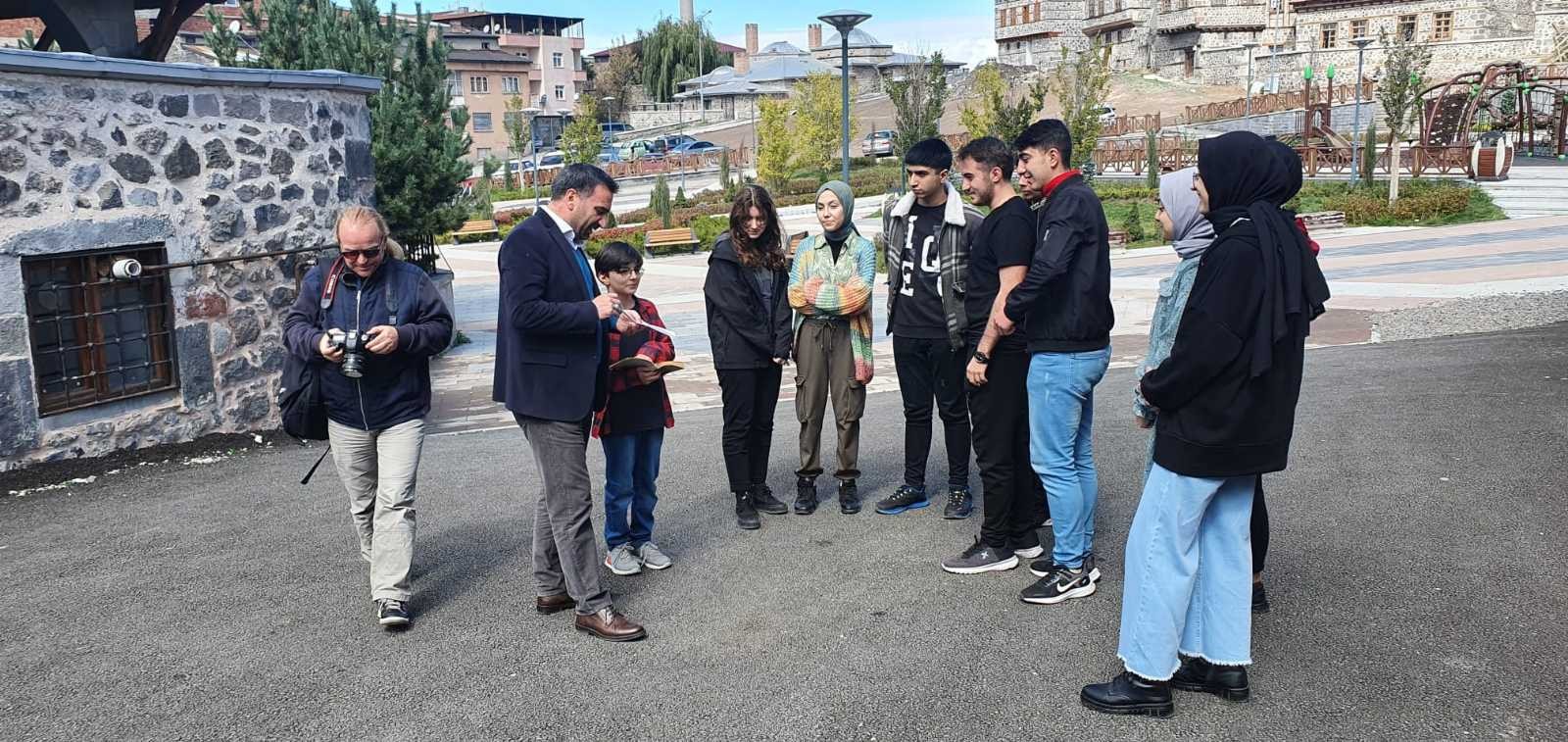 TDED Erzurum Şube Başkanı Ertaş: “Kerem ile Aslı Erzurum’un kültürel değeridir”