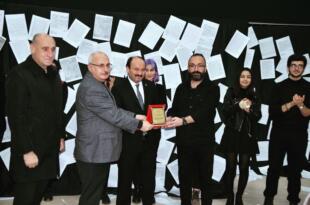Erzurum’da ‘kadın’ isimli tiyatro oyunu beğeni topladı