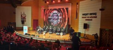Erzurumlu halk müziği sanatçısı Nurullah Akçayır’ın 41. sanat yılı özel konserine büyük ilgi